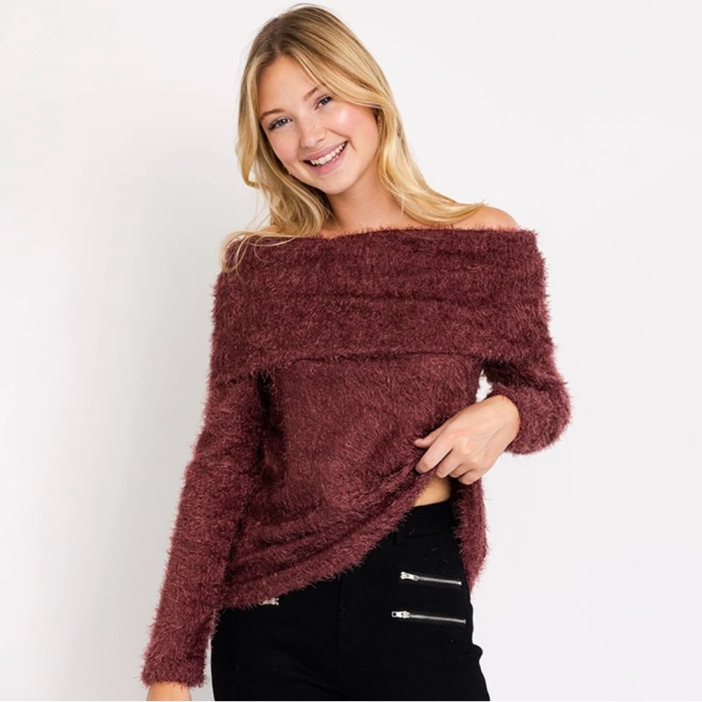 NWT Gilli Fuzzy Cowl Neck Pullover Cozy Comfortable Soft Casual Sweater Medium